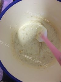 自制低脂香蕉松糕做法图解5)