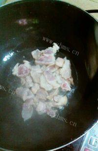 家常菜蒜苔炒肉做法图解10)