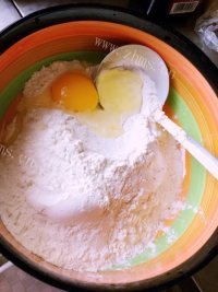 香喷喷的鸡蛋咸食做法图解1)
