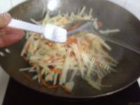 绝味的胡萝卜土豆丝做法图解7)