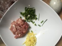 色香味俱全的皮蛋瘦肉粥做法图解2)
