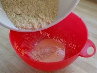 美味的柏林花环饼干做法图解5)