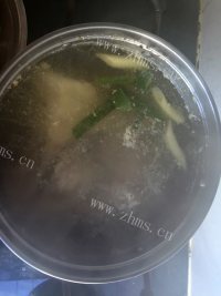 美味营养的牛骨汤做法图解7)