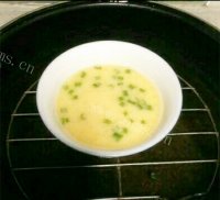 色泽鲜亮的蒸鸡蛋做法图解3)