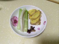 色味俱佳的泡凤爪做法图解2)