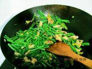 家常美食肉炒豇豆做法图解5)