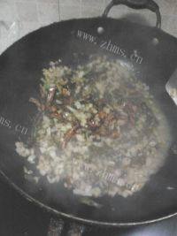 家常菜酸菜肉丝做法图解8)