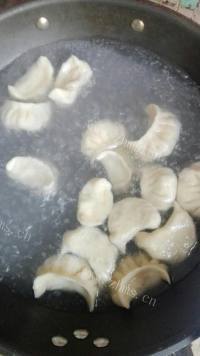 芹菜猪肉饺做法图解6)