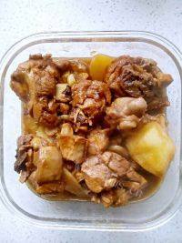 家常菜鸡腿炖土豆