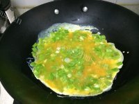 家常菜青椒煎蛋做法图解5)