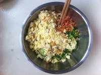 ”家庭式“西葫芦鸡蛋火腿包子做法图解15)