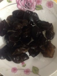 回味无穷的黄瓜炒鸡蛋做法图解3)
