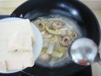 自制鸡汤豆腐小白菜做法图解9)