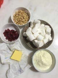 蔓越梅花生牛轧糖做法图解1)