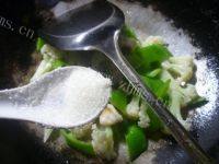 花菜大豆蛋白炒尖椒（简单版）的做法图解七