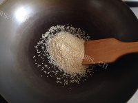 自制花生芝麻糖做法图解1)