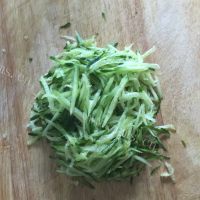 简单的凉拌粉皮做法图解4)