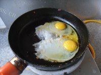 喷香的火腿蛋炒饭做法图解7)