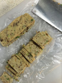 好吃的牛肉香葱饼干做法图解7)