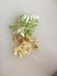 DIY香菇炖鸡腿做法图解2)