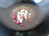 家常菜芹菜炒肉丝做法图解6)