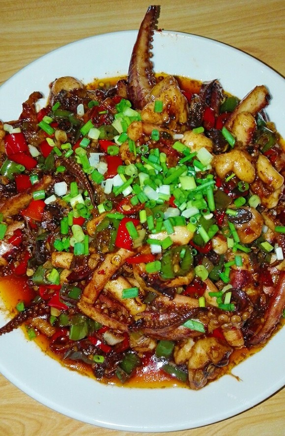 热腾腾的香辣鱿鱼须