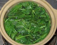 菠菜拌花生米做法图解4)