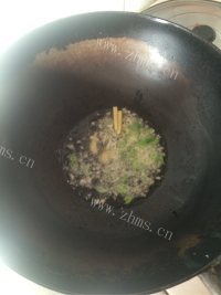 美味的酸菜粉做法图解5)