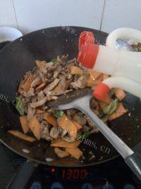 美味的香辣肉片做法图解8)