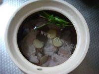 美味的牛蒡排骨汤做法图解6)
