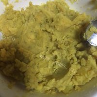 垂涎欲滴的红薯饼做法图解3)