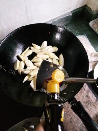 家常菜红烧茭白做法图解3)