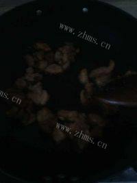 美味的茭白炒肉做法图解5)