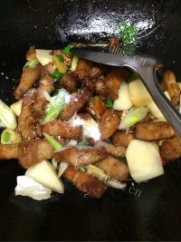 家常菜土豆红烧肉做法图解10)
