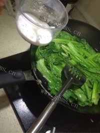 家常菜白灼油麦菜做法图解4)