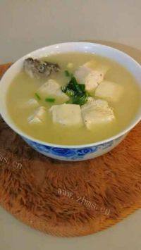 美味的鲫鱼豆腐汤