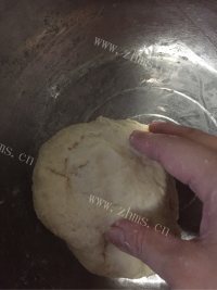 唇齿留香的鸡蛋灌饼做法图解2)