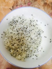 香喷喷的金枪鱼紫菜包饭做法图解2)