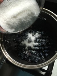好吃的蓝莓果酱做法图解3)