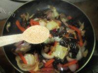 自制美食木耳炒肉片做法图解9)