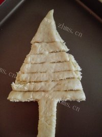 珍馐美味的圣诞树面包做法图解9)