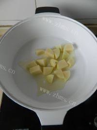 家常菜排骨炖豆角做法图解6)