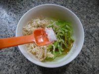 美味爽口的虾皮椒蛋做法图解4)