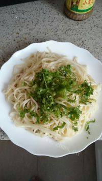 美味的热干面做法图解8)
