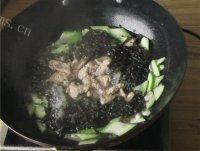 营养丰富的紫菜丝瓜瘦肉汤做法图解11)
