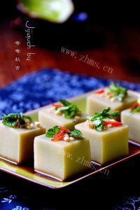 晶莹剔透的翡翠猪皮冻 做法图解10)