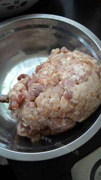 自己做的胡萝卜肉包子做法图解2)