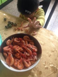 好看又好吃的番茄烧活虾做法图解7)