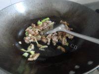 家庭版四季豆炒肉做法图解7)