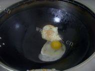 美味的煎荷包蛋做法图解3)
